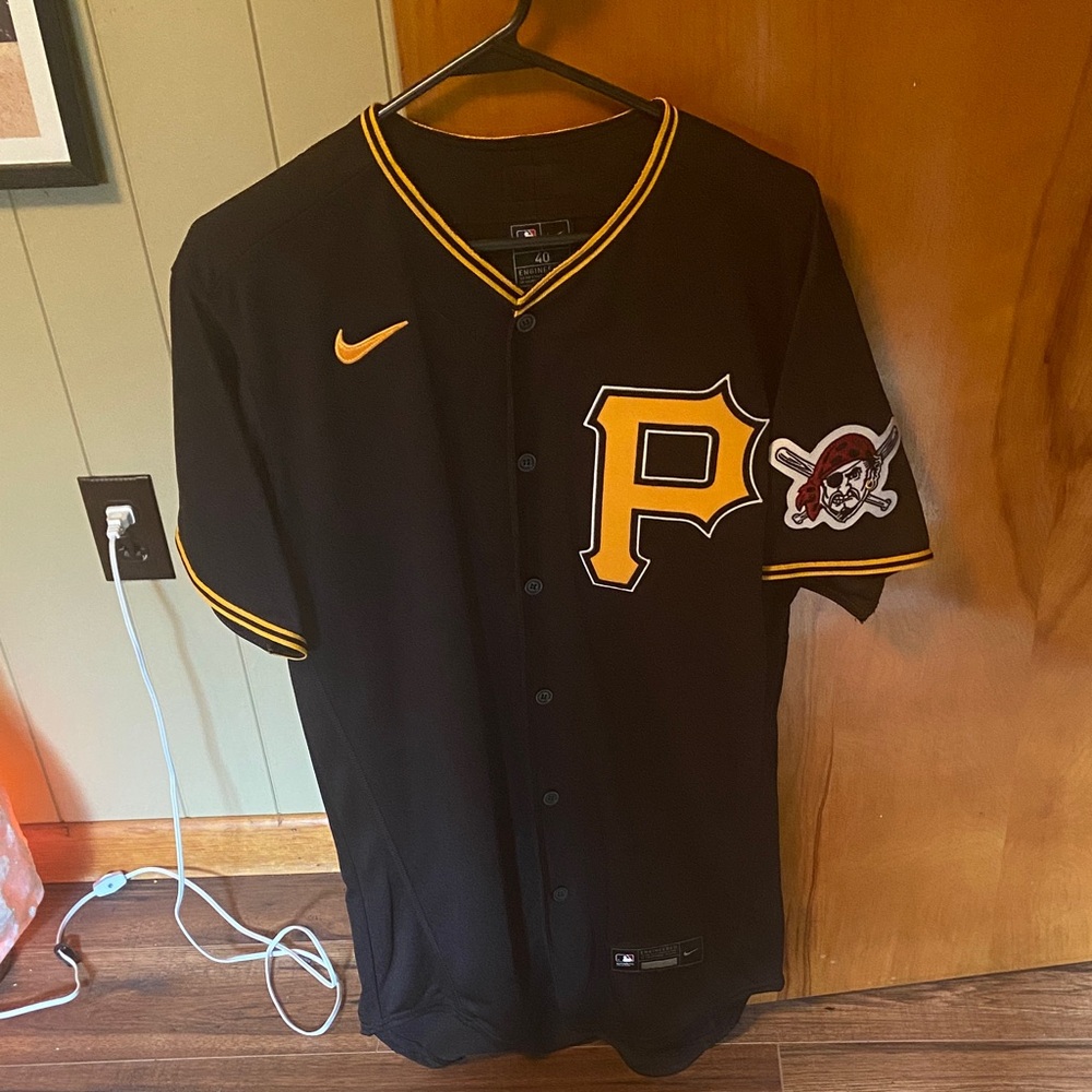 NWOT Roberto Clemente Pittsburgh Pirates Jersey